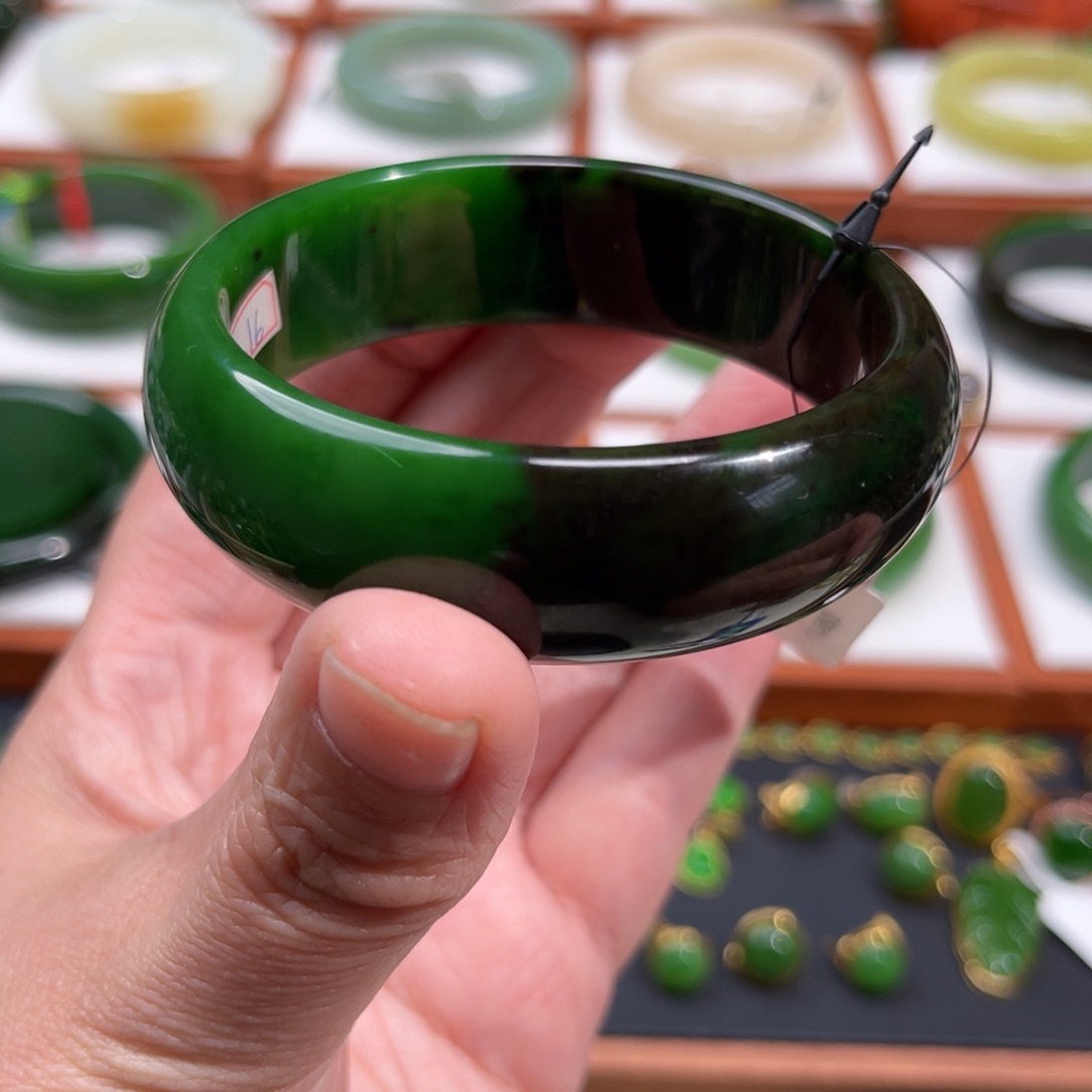 和田玉（碧玉）手镯未镶嵌