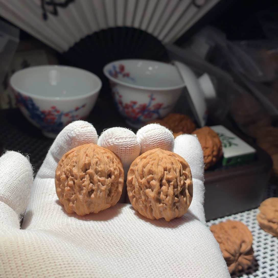 吊坠文玩核桃原树红玉乳手捻