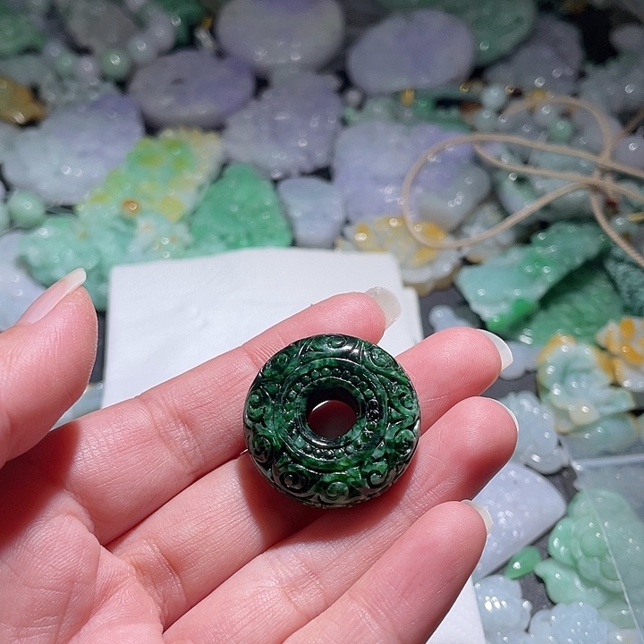 颈饰未镶嵌翡翠?****࿐天