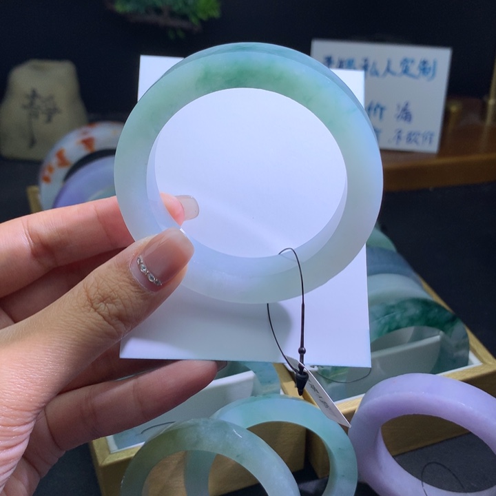 老***A定制翡翠未镶嵌翡翠手镯