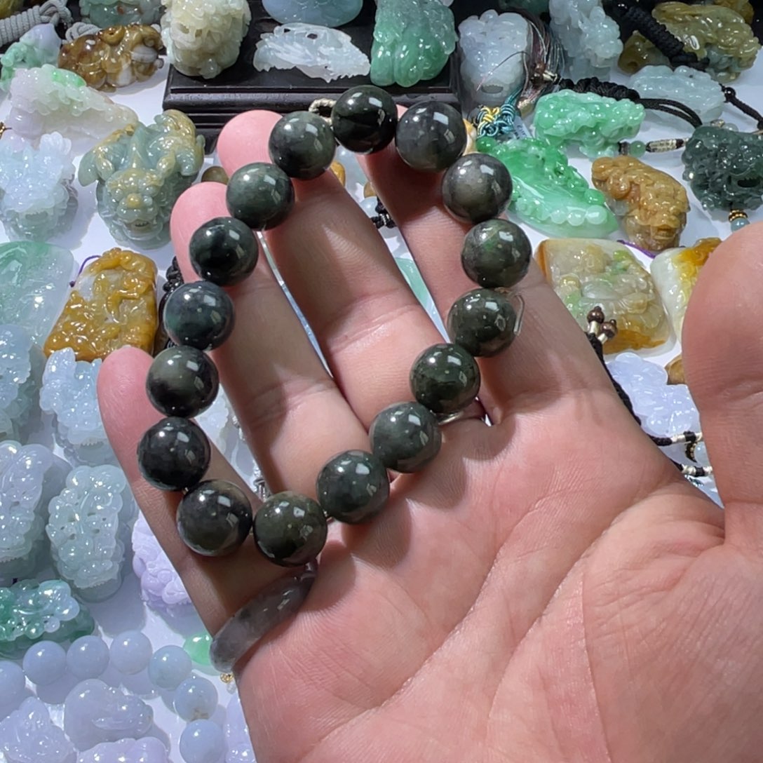 翡翠颈饰未镶嵌天然