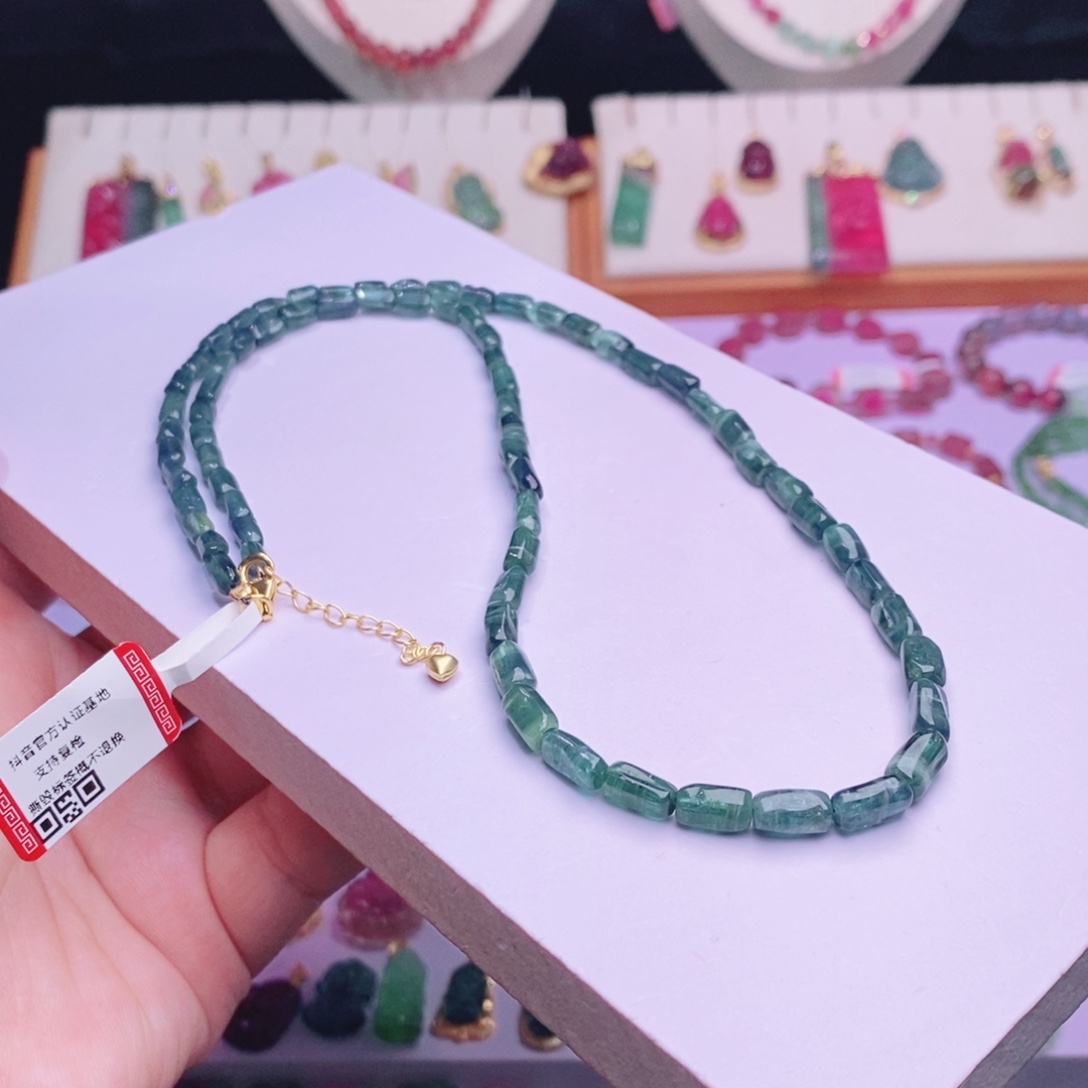 未镶嵌颈饰碧玺随行