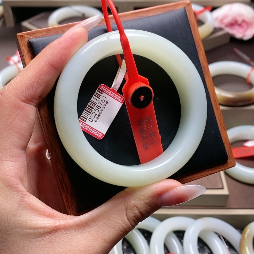 【闪购商品】和田玉手镯未镶嵌