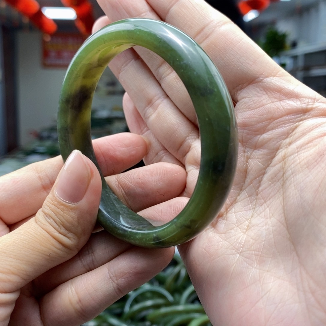 和田玉手镯未镶嵌56