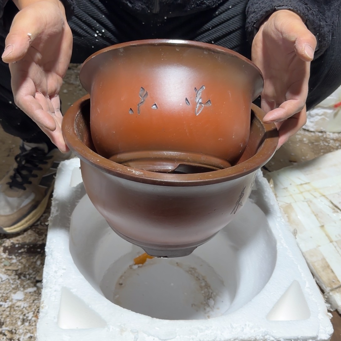 紫砂花盆瑕疵和瑕疵都