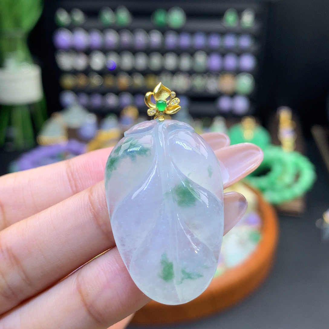 翡翠18K金镶嵌颈饰