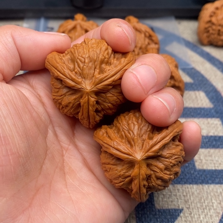 吊坠文玩核桃V*三棱