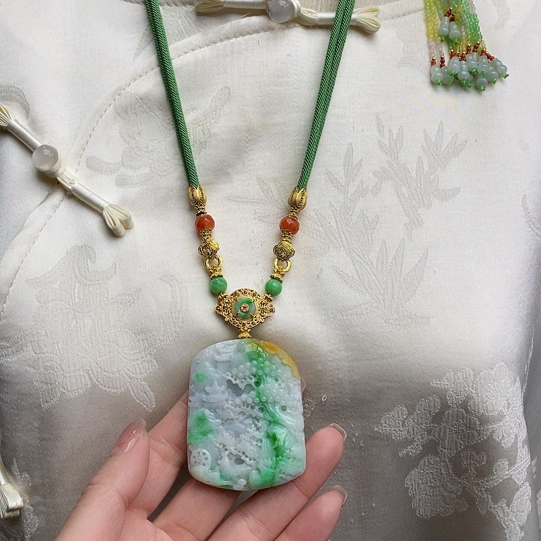 翡翠颈饰未镶嵌天然