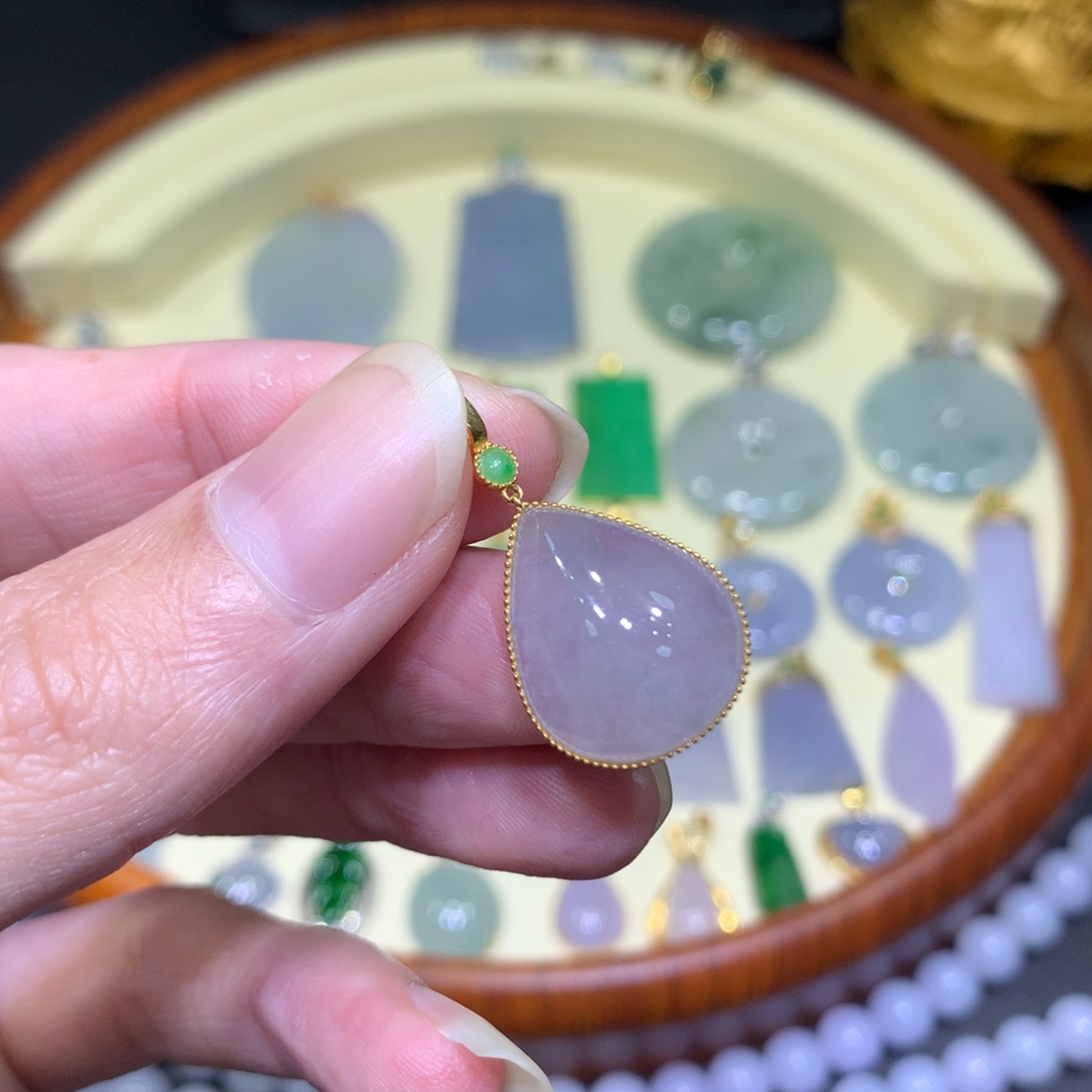 翡翠吊坠(不含链)18K金镶嵌