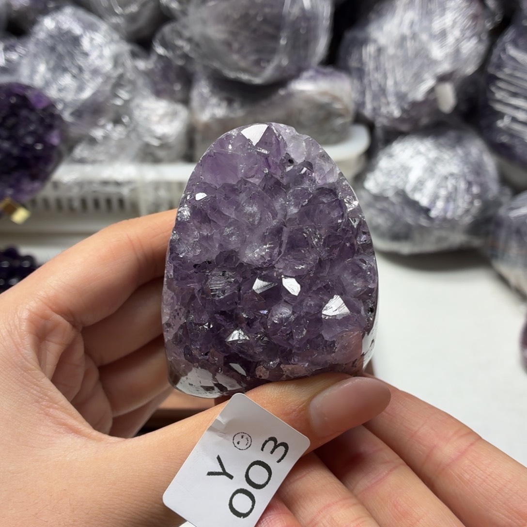 水晶摆件未镶嵌紫水晶