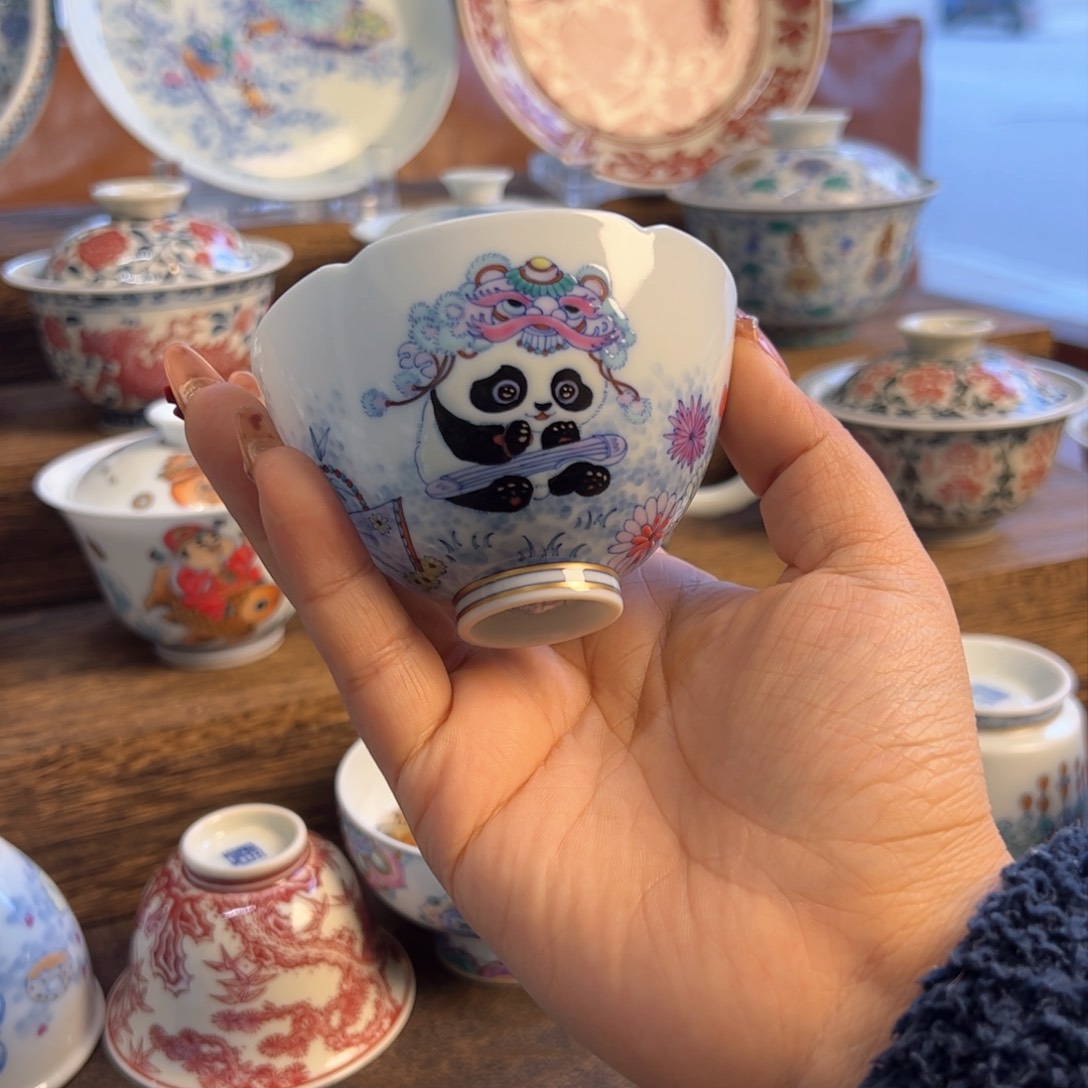 Y冉月观隐斗彩熊猫花口