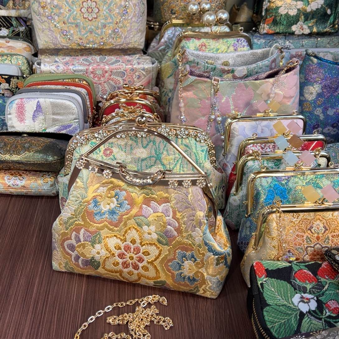 倩***心蚕丝郁金香定制月牙包