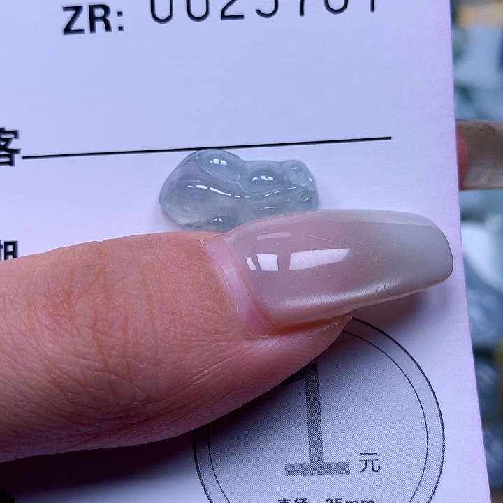 颈饰足金镶嵌翡翠