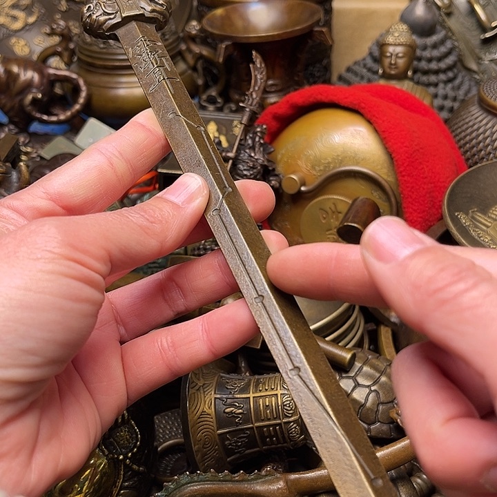 精美铜器批发档口