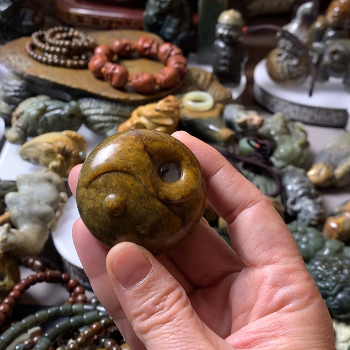 岫岩河磨玉（透闪石质玉）手链未镶嵌冰*然