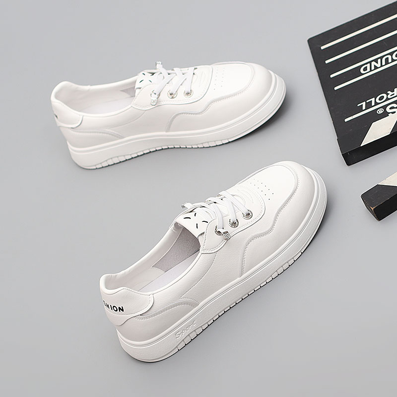 大码女鞋40-43秋季新款小白鞋真皮2024软底百搭显脚小一脚蹬