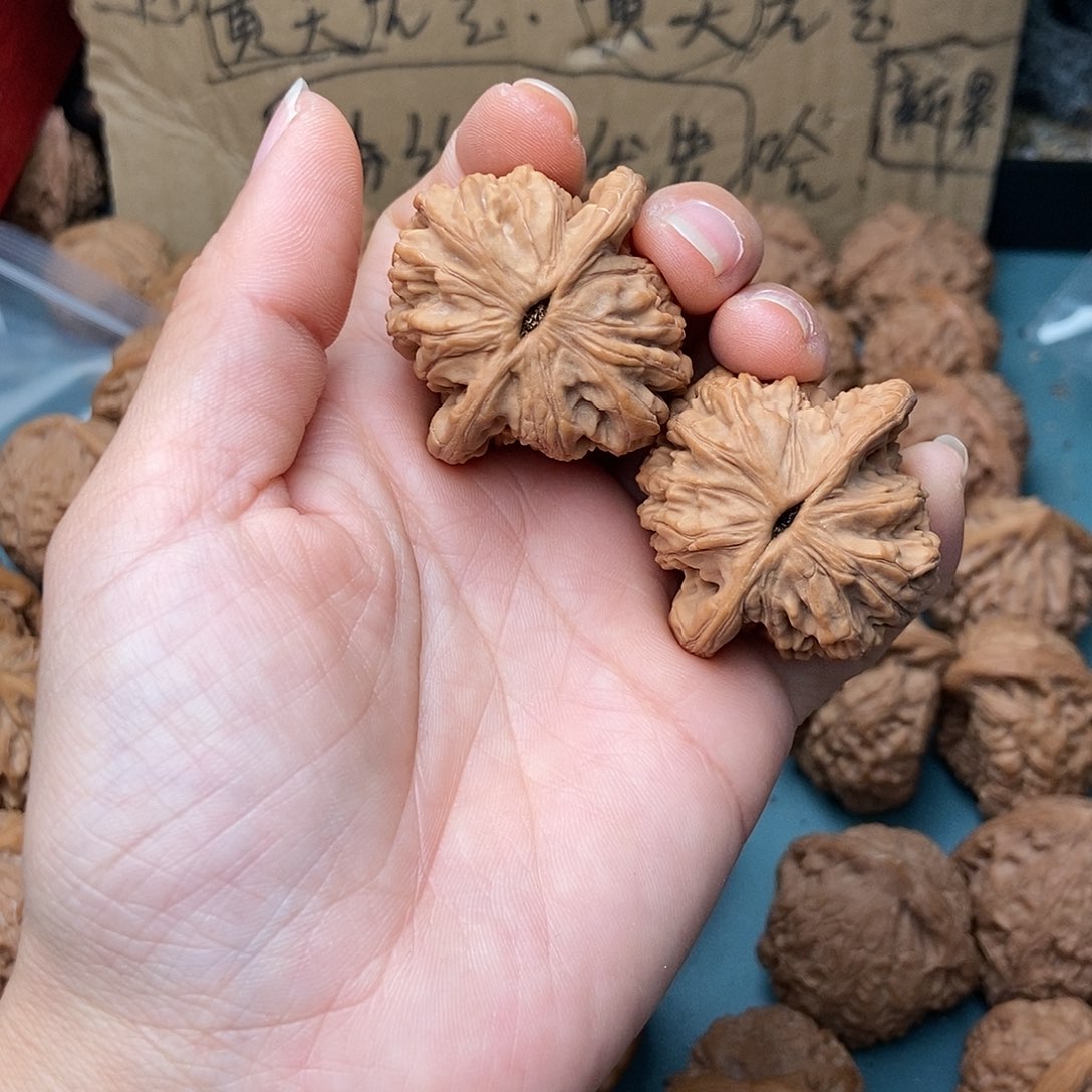 盘***行文玩核桃吊坠虎头22