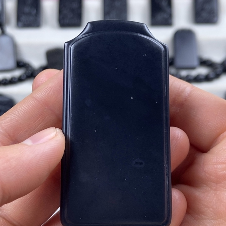 和田玉（墨玉）未镶嵌颈饰无事牌包容