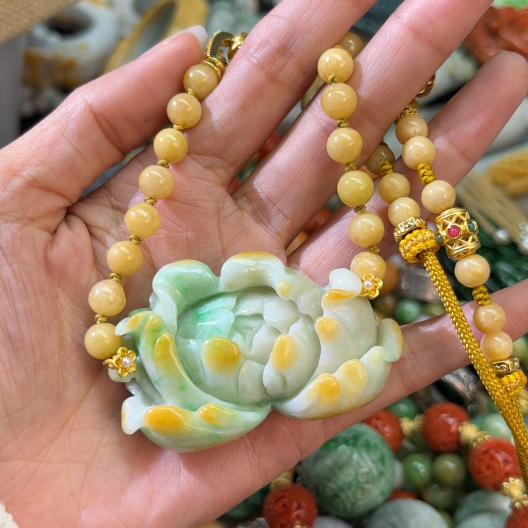 翡翠颈饰未镶嵌待编款