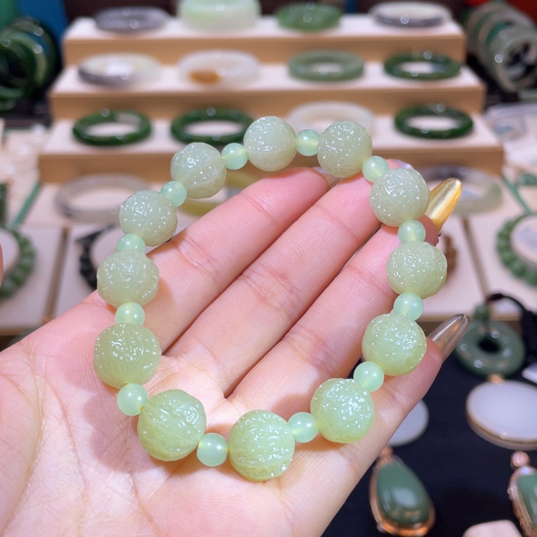 和田玉高品黄口核桃手串未镶嵌