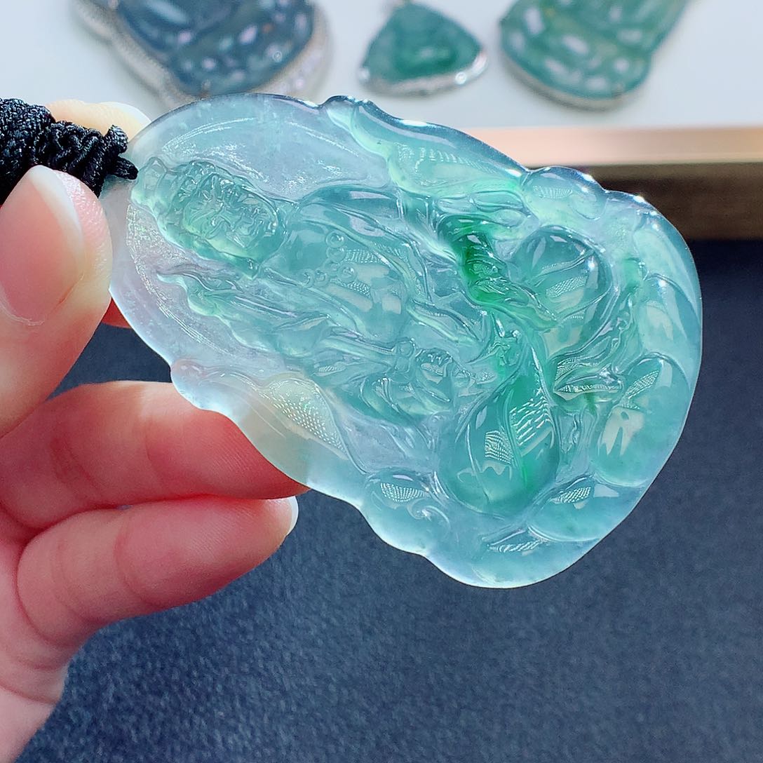 翡翠颈饰未镶嵌翡翠