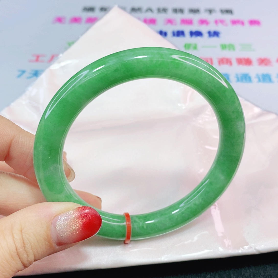 未镶嵌手镯（圆镯）翡翠59圈