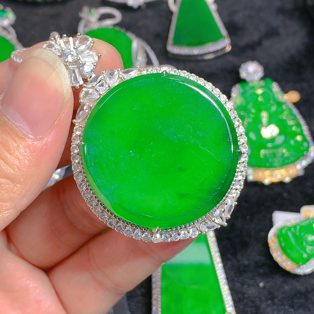 翡翠颈饰银S925镶嵌吊坠