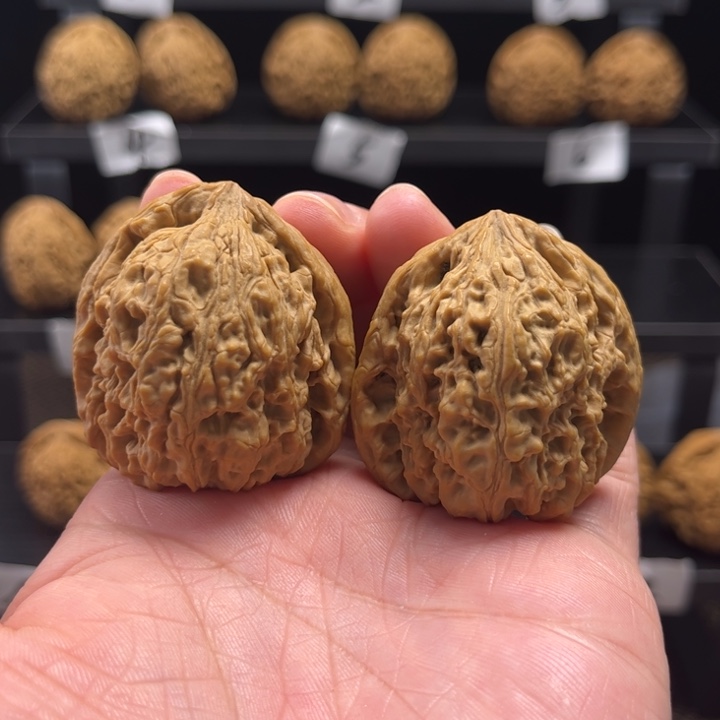 二***哥吊坠文玩核桃核桃