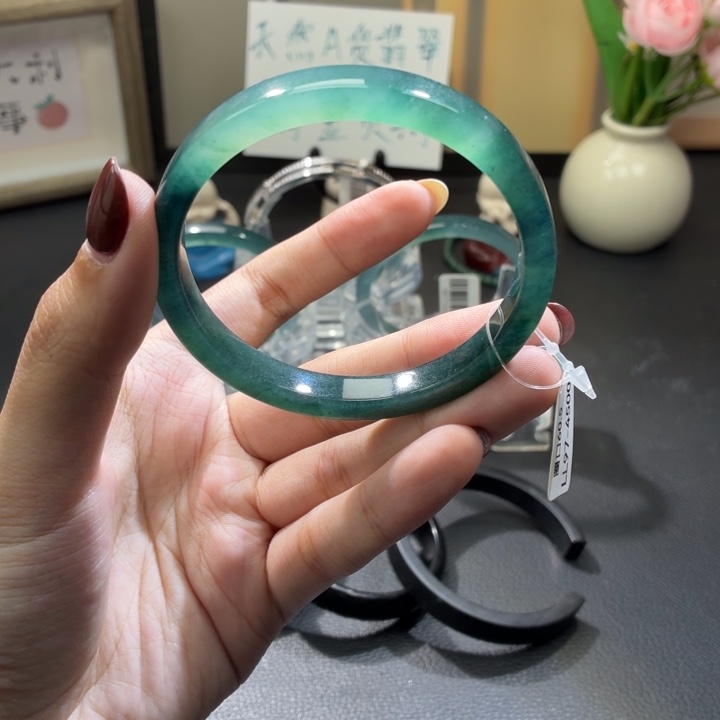 翡翠未镶嵌手镯半山水61