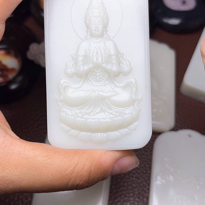和田玉颈饰未镶嵌阿*