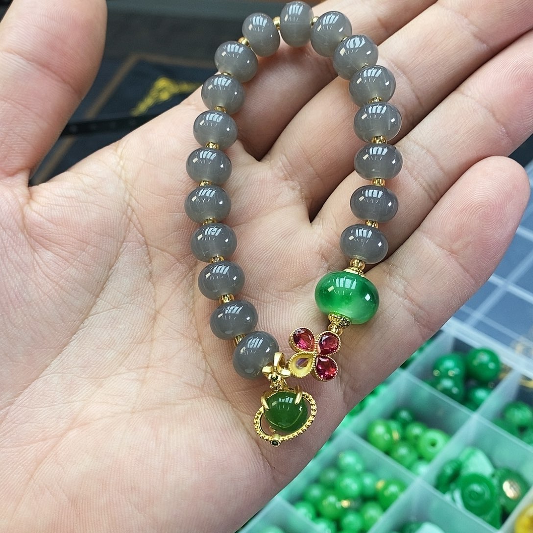 翡翠未镶嵌耳饰88