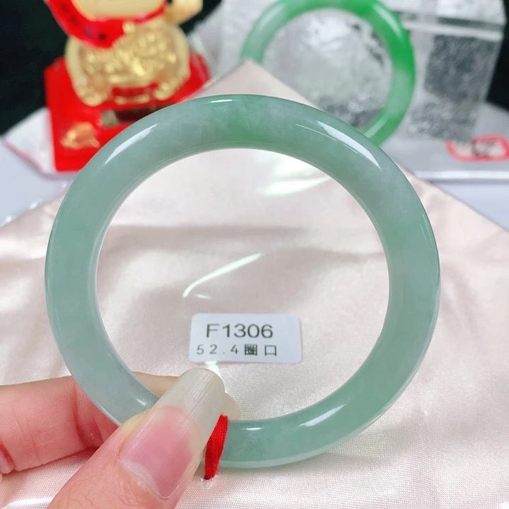 缅甸天然翡翠手镯A货圆条52.4圈口编号F1306