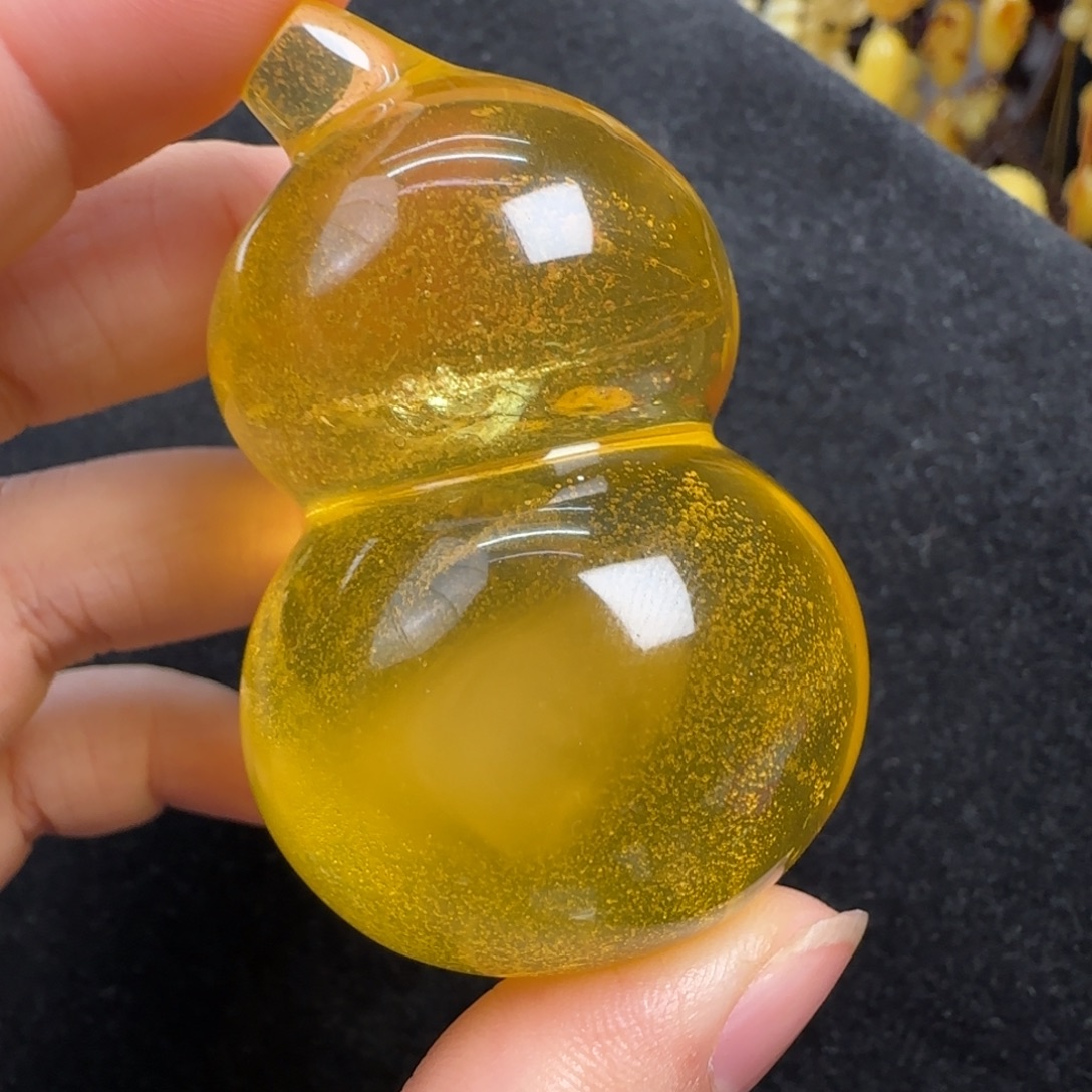 蜜蜡未镶嵌珠宝奇石