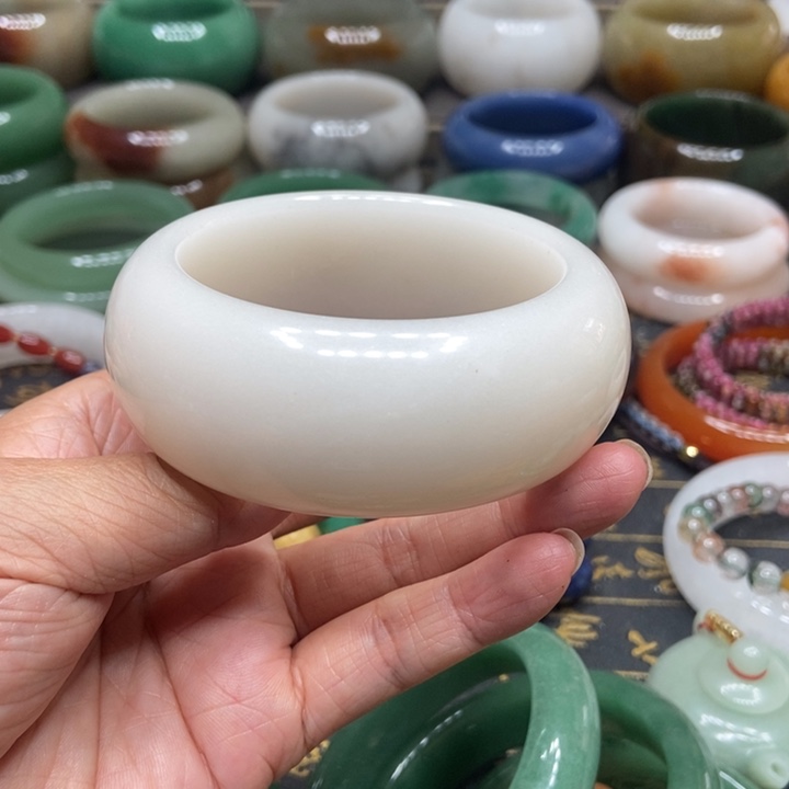 石英质玉手镯未镶嵌秋**