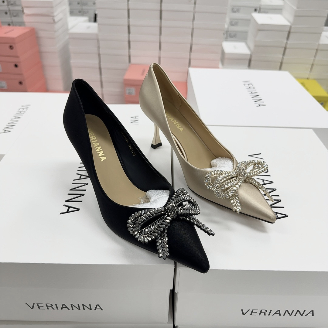 203T8509【VERIANNA】水钻蝴蝶结尖头浅口典雅法式风情高跟鞋女