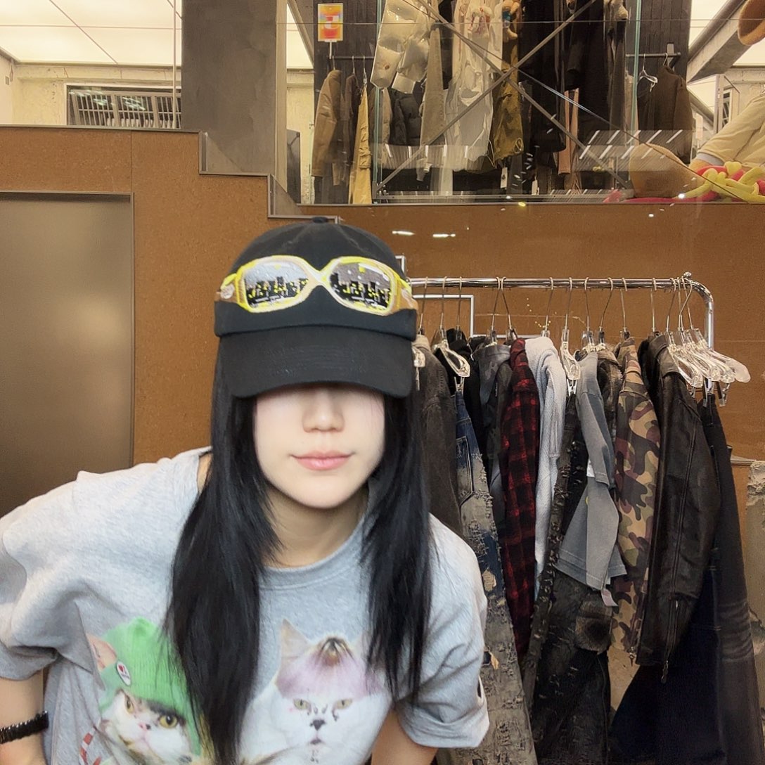 ssstufff帽子夜景墨镜黑色红色