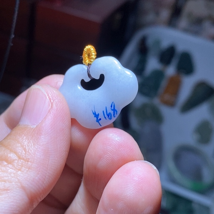 翡翠颈饰未镶嵌好