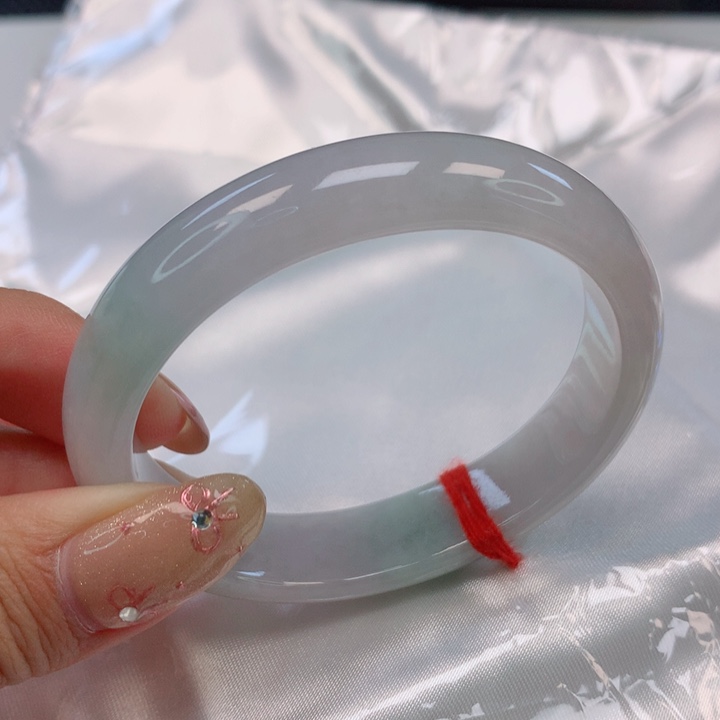 翡翠手镯（贵妃镯）未镶嵌