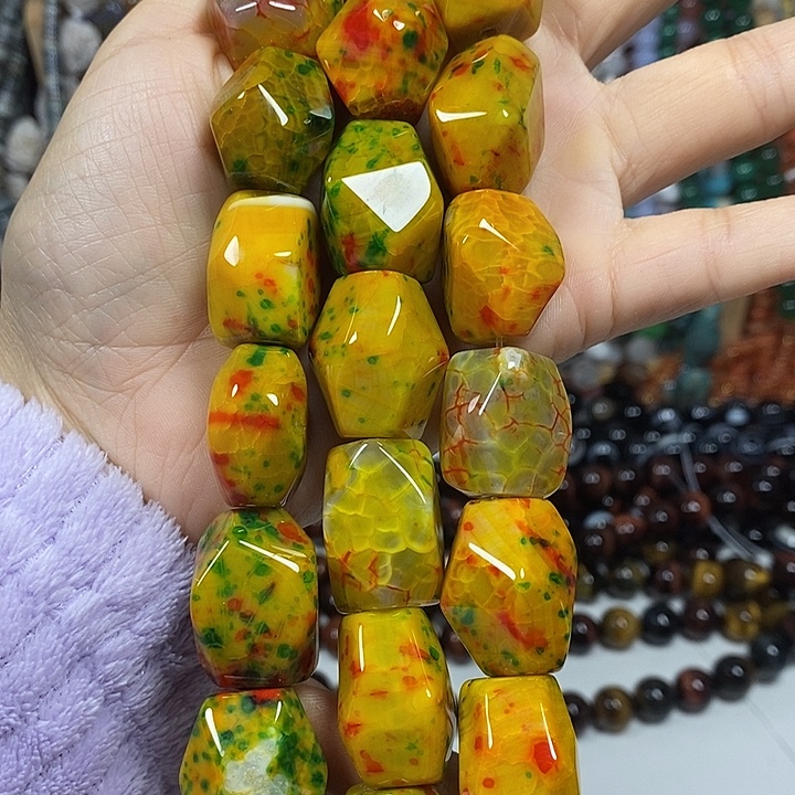 玛瑙/玉髓未镶嵌珠宝半成品花玛瑙大随型卡16-18mm一条