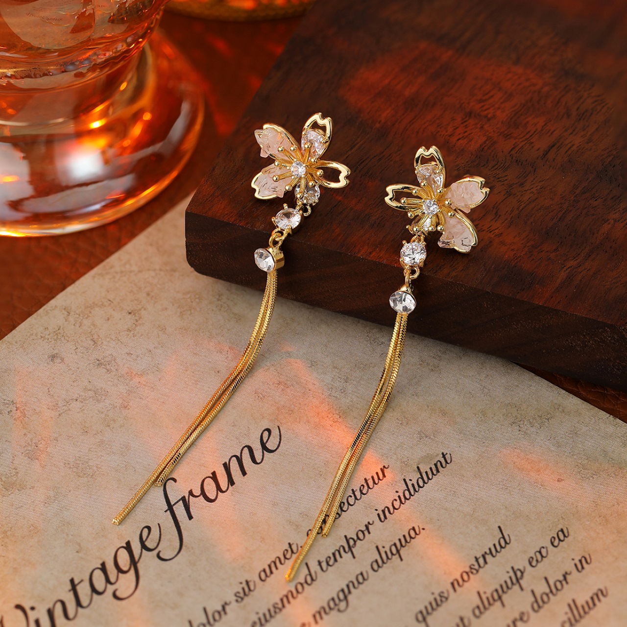 铜合金合成锆石耳饰 花朵轻奢气质时尚优雅精致百搭超仙耳环H058