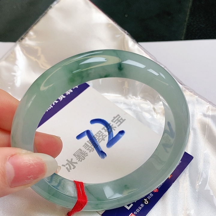 翡翠手镯未镶嵌缅甸天然a货翡翠