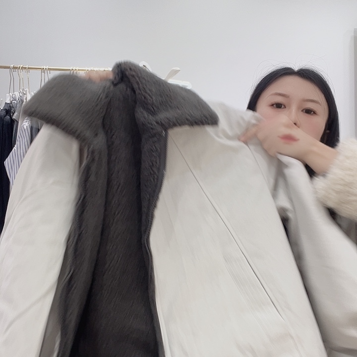 米色拼深咖11122222