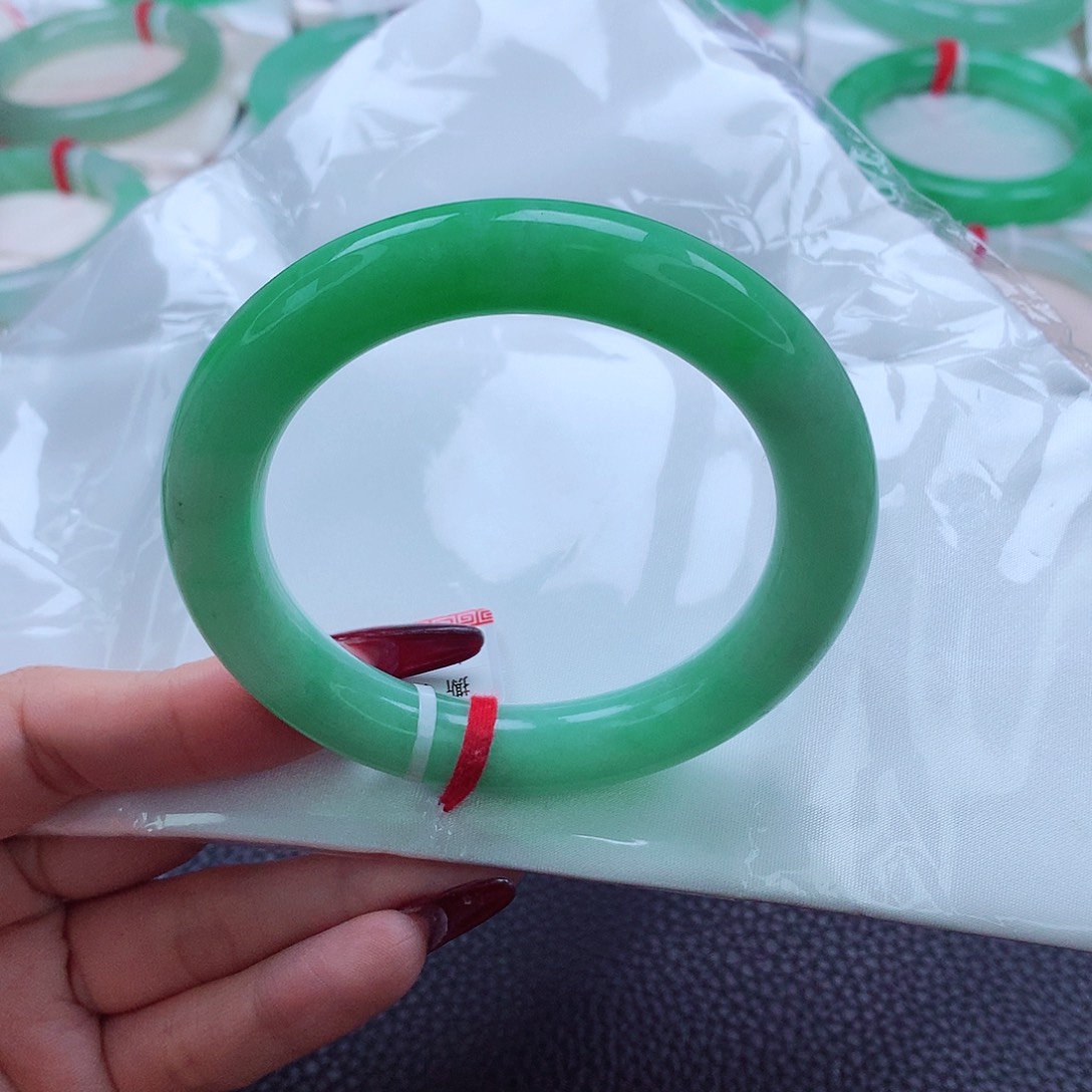 翡翠手镯未镶嵌用****5