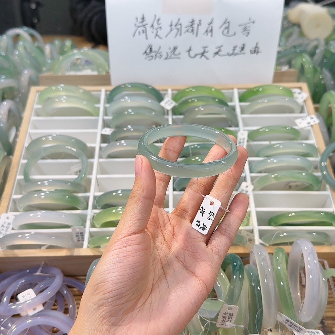 玛瑙/玉髓未镶嵌手镯圈口56.6