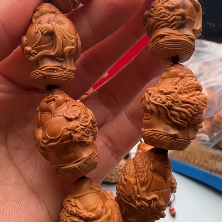 橄榄核手串雕刻工艺