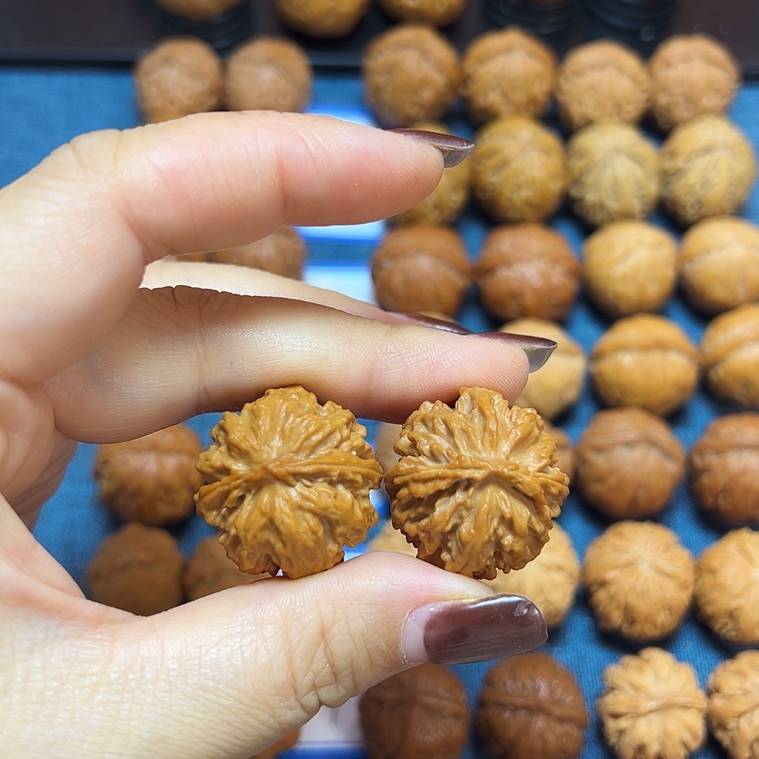 空***'吊坠文玩核桃八棱绣球