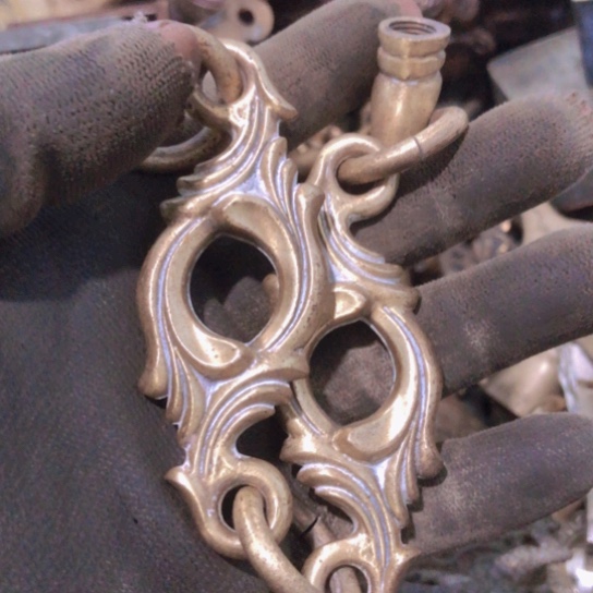 余***海闪电购铜摆件工艺品