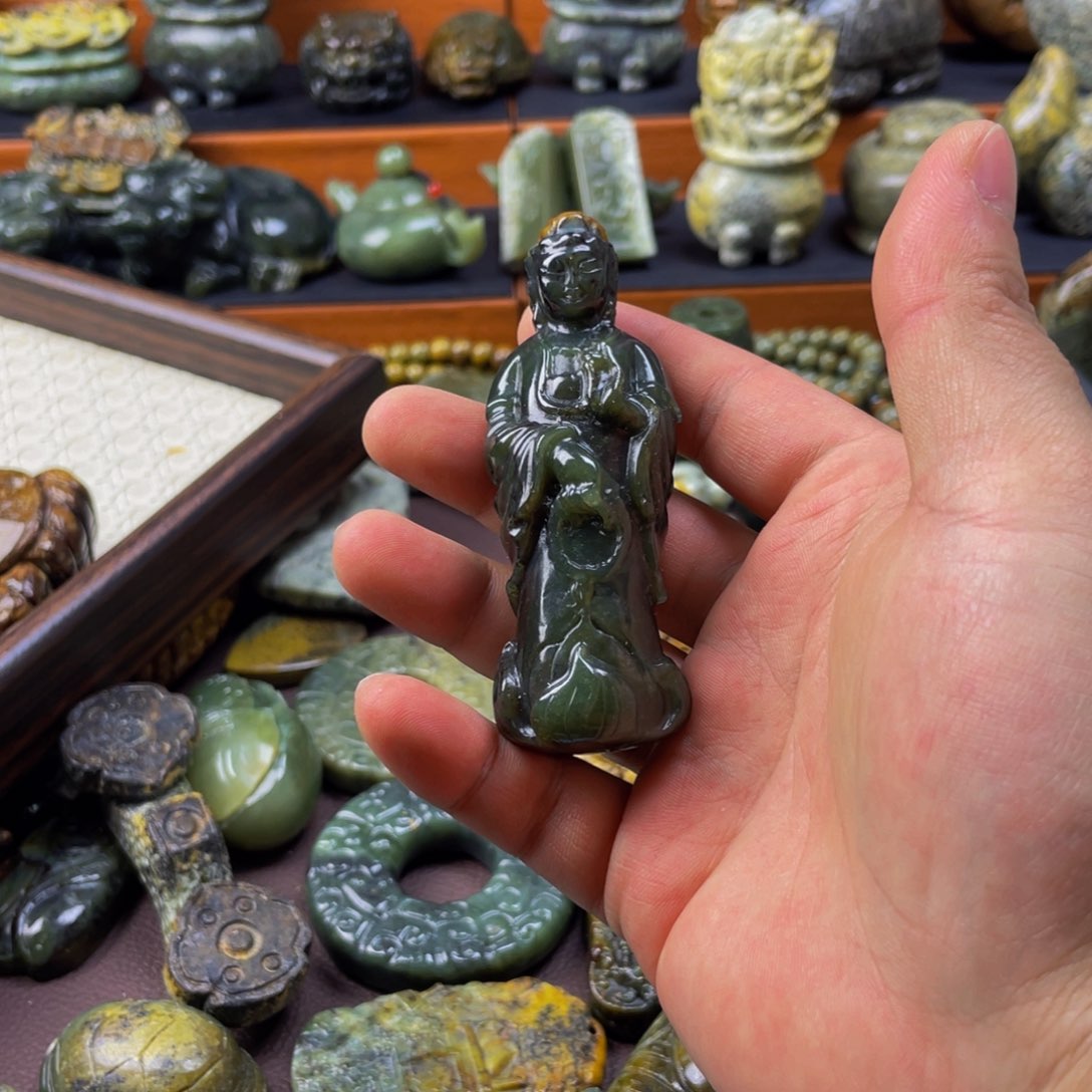 【闪购商品】未镶嵌岫岩河磨玉（透闪石质玉）挂件A**家