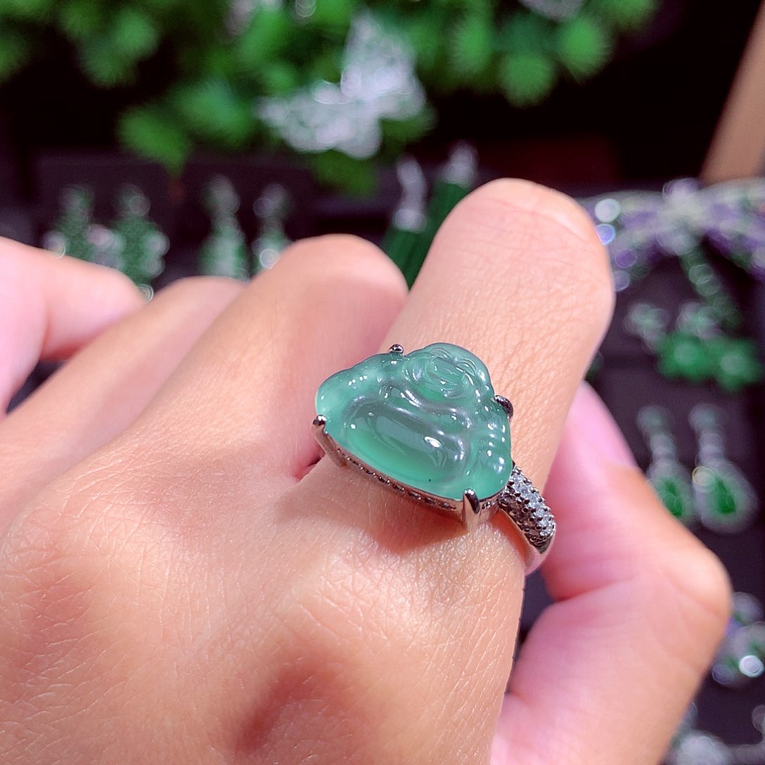 颈饰未镶嵌翡翠天然