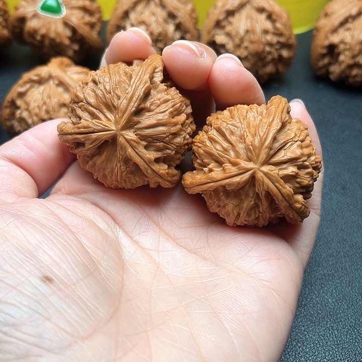 宁***哥核桃41尺白狮子拼接三棱